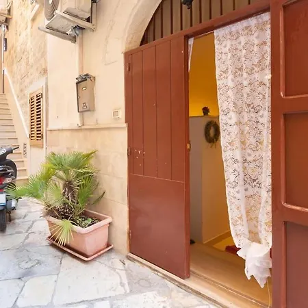 Charming Old Town House * Bari