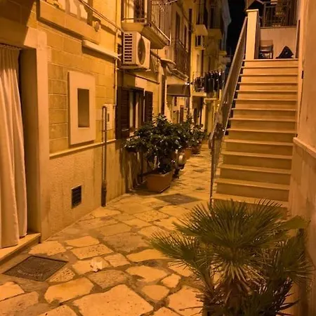 Charming Old Town House Apartament Bari