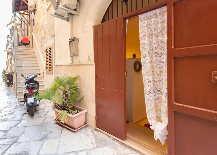 Charming Old Town House * バーリ